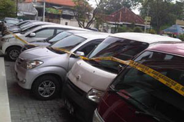 Mantan Marketing Gelapkan...