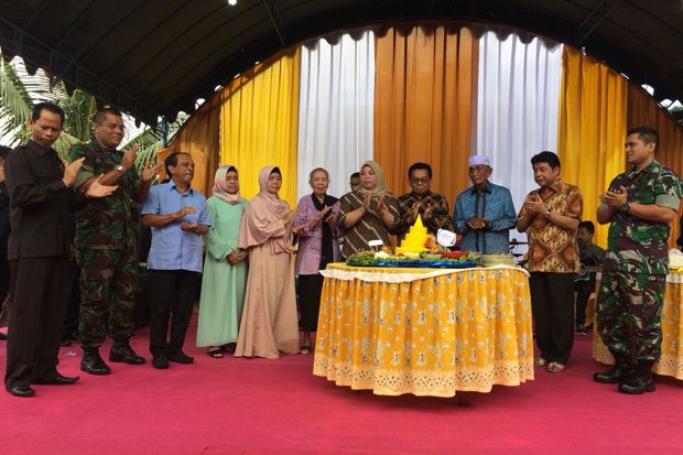 Ultah ke-43, Bupati...