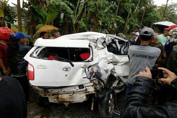 Mesin Mati, Mobil di...