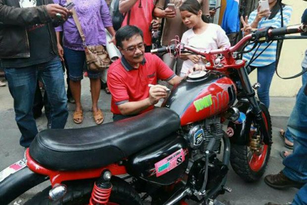 Djarot Kagumi Becak...