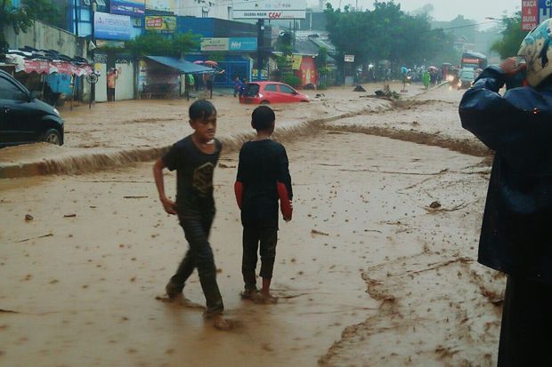 Hujan Diprediksi Sampai...