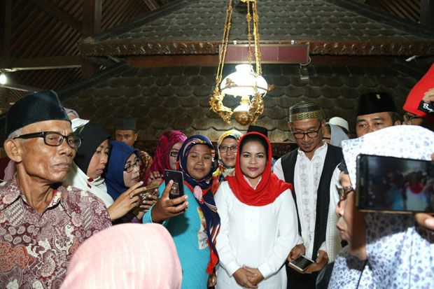 Di Tuban, Puti Guntur...