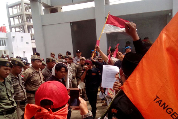 Tolak Proyek Tol Serpong-Cinere,...