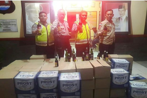 Ratusan Botol Miras...