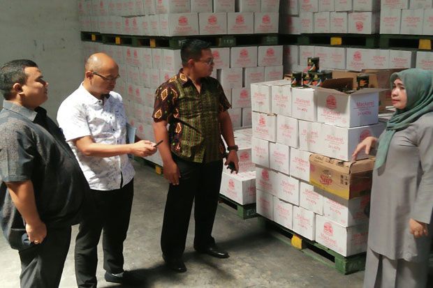Ratusan Ribu Kaleng...