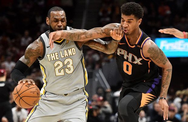 Lebron James Bantu Cavs...