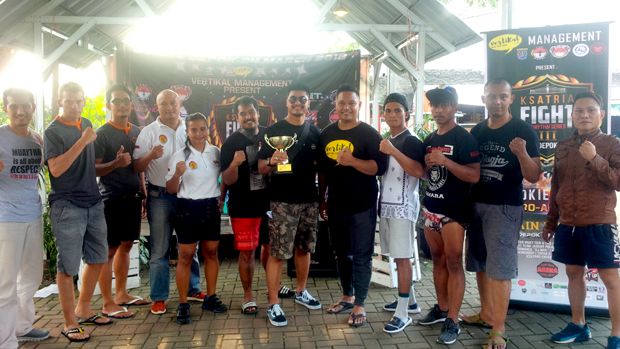 Vertikal Muaythai Cari...