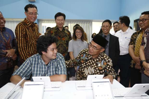Samsung Bangun Kelas...
