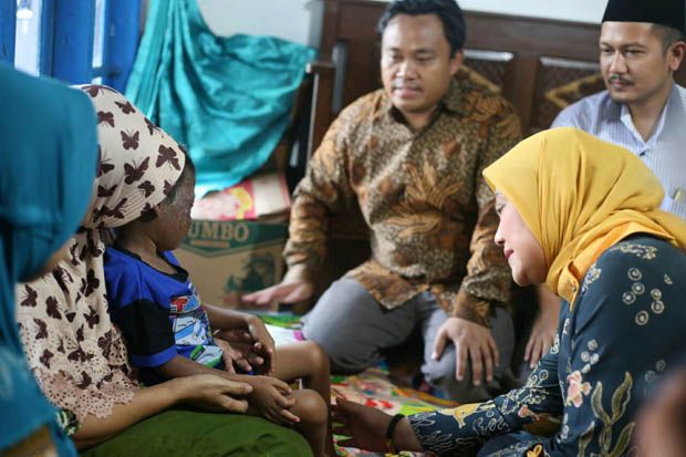 Ida Jenguk Bocah Penderita...