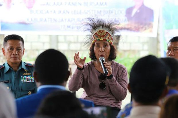 Sambangi Papua Barat,...