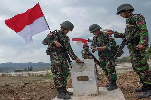 Malaysia Bebaskan Dua...