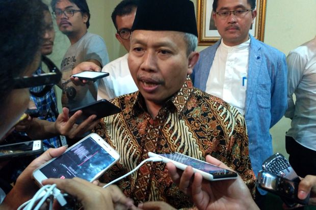 Kemenag Cabut Izin Empat...
