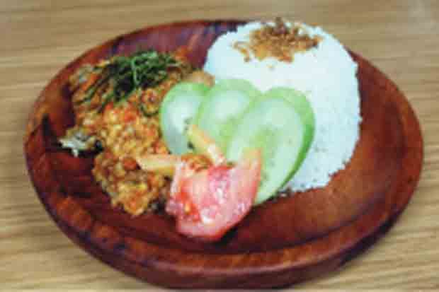 Sensasi Pedas Sate Taichan,...
