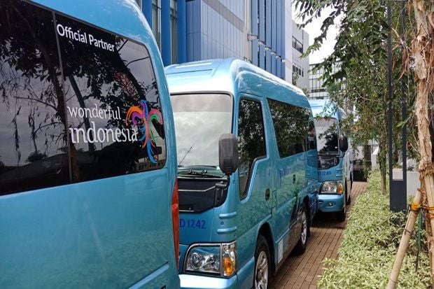 Pengemudi Blue Bird...