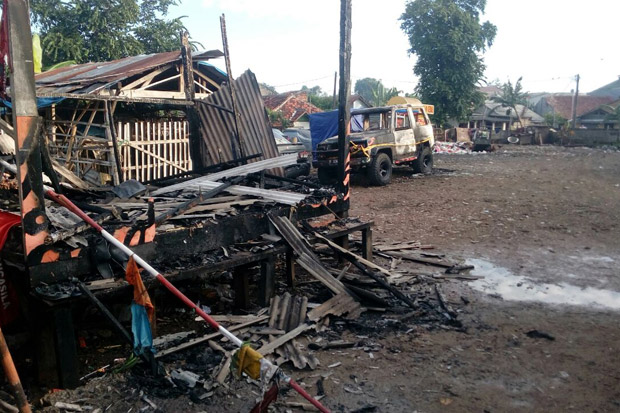 Posko Ormas Dibakar,...