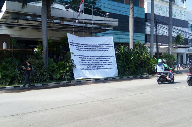Diultimatum Anies, Manajemen...