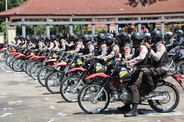 Kantor KPU Dikepung...