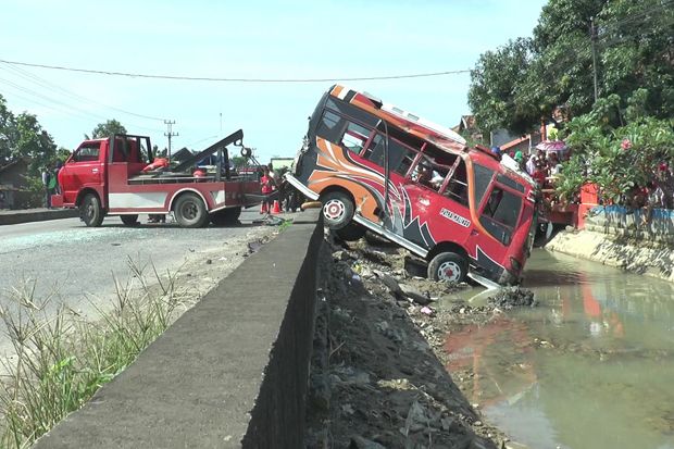Bus Nyungsep ke Sungai...