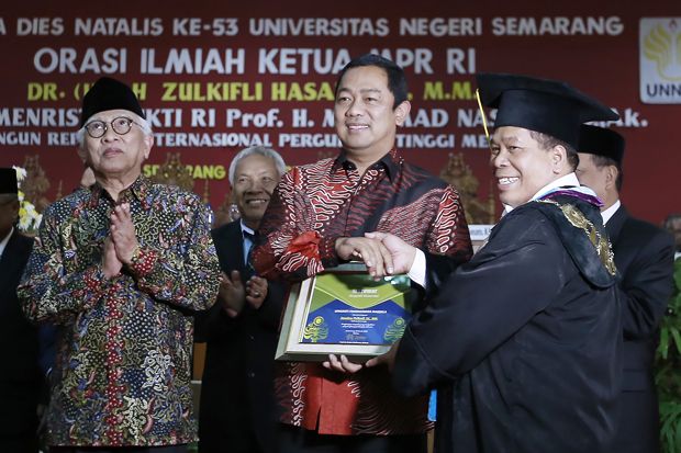Wali Kota Semarang Raih...