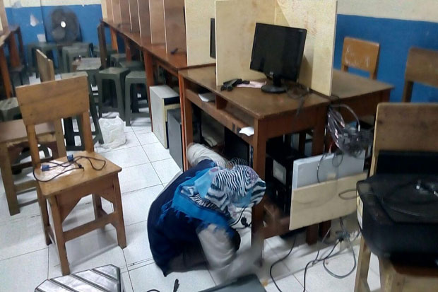 MTs di Pondok Aren Dibobol...