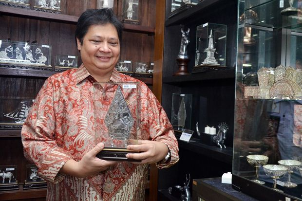 Industri Kerajinan Perak...