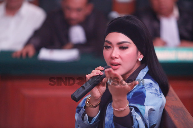 Jadi Saksi Sidang First...