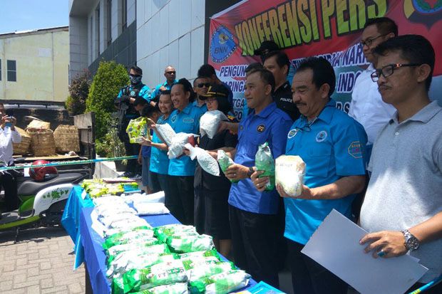 Tembak Mati Bandar Narkoba,...