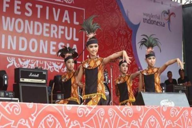 Menarik Turis Negeri...