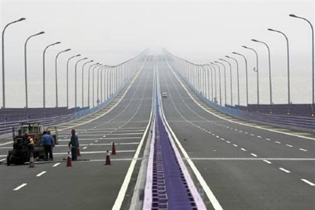 China Bersiap Buka Jembatan...