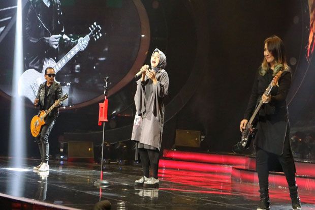 Berhijab, Tantri Kotak...