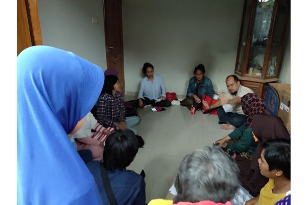 Perempuan Bercadar Itu...