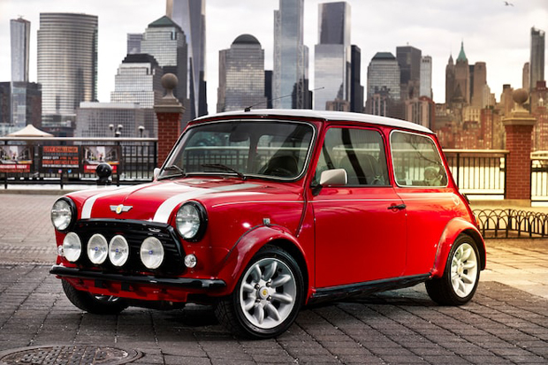 Mini EV dengan Model...