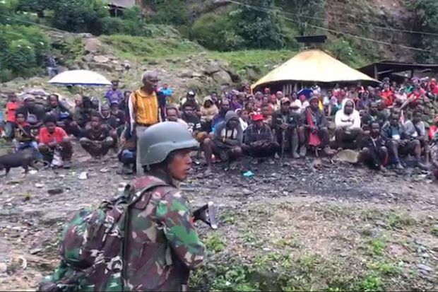 1 Tentara OPM Meregang...