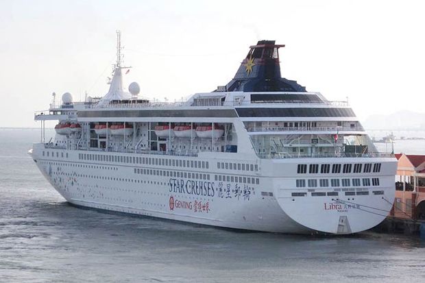 Kapal Pesiar Superstar...