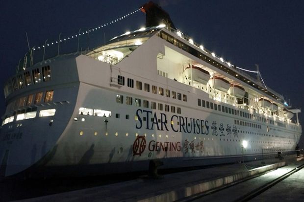 Kapal Pesiar Superstar...