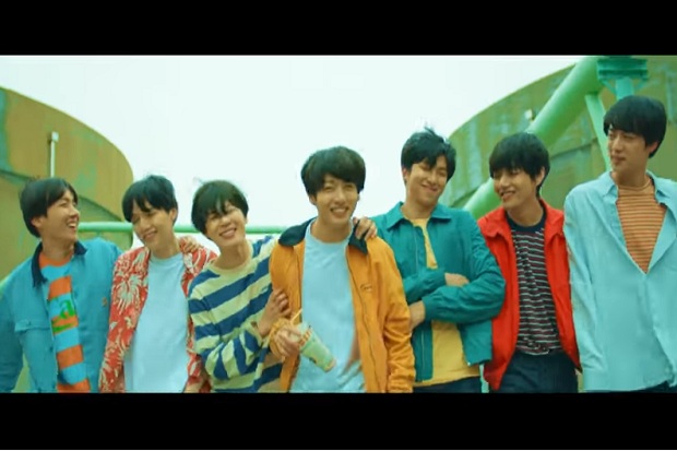 Antusias Fans BTS Saksikan...