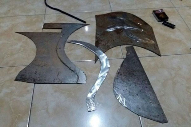 Polisi Gerebek Rumah...