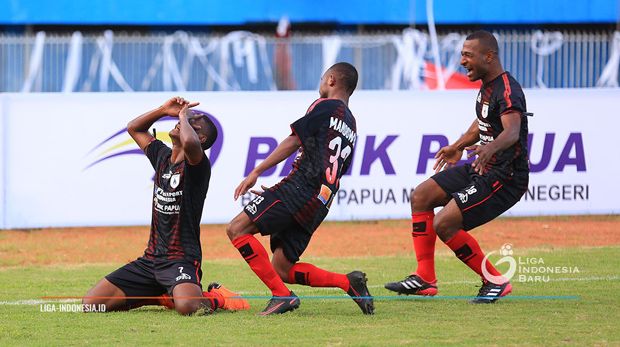 Persipura Puncaki Klasemen...