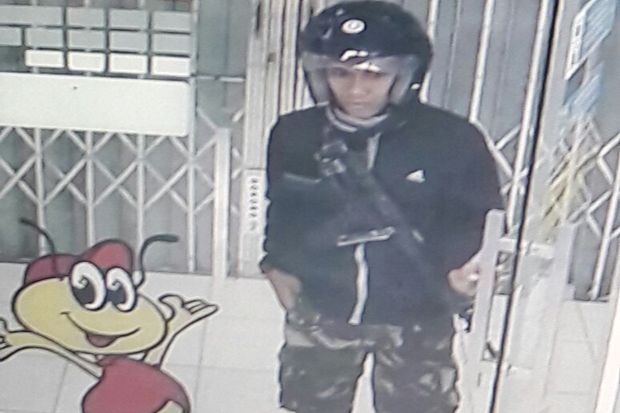 Perampok Bersenjata...