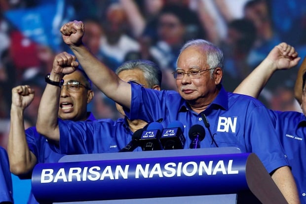 Bubarkan Parlemen Malaysia,...