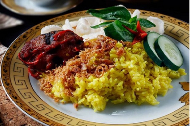 Nasi Kuning Harum Rampa...