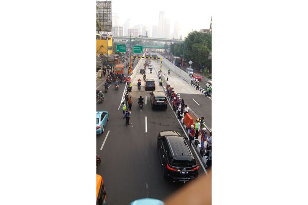Underpass Mampang Diuji...