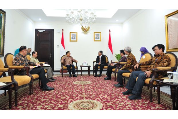 Rektor UGM Temui JK...