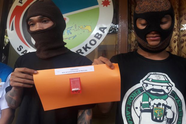 Jual Sabu, Dua Pemuda...