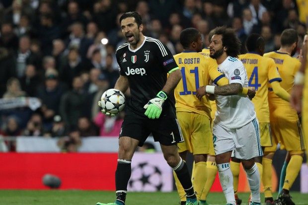 Di Kartu Merah, Buffon...