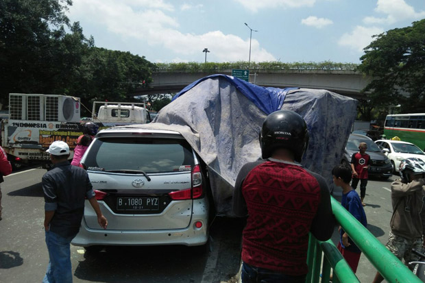 Hindari Ojek Lawan Arah,...