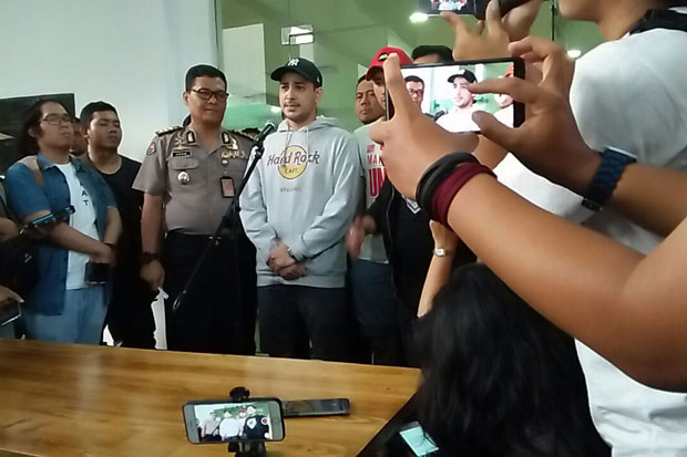 Polisi Buru Pemasok...