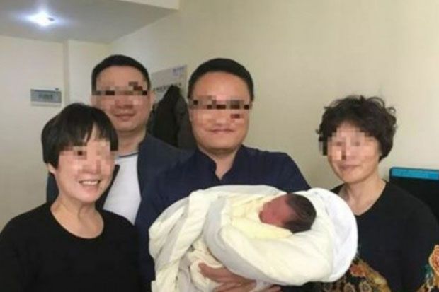 Bayi Lahir Empat Tahun...