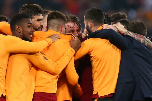 AS Roma Bermain untuk...