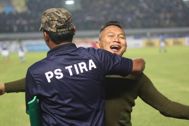 Dipermak Persebaya,...